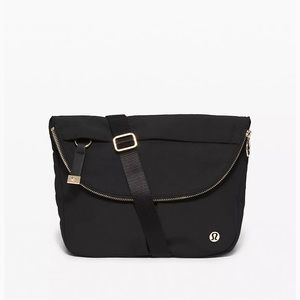 Lululemon Black  All Night 5L festival bag. Water Repellent NWOT